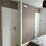 T2, Tres Bien Equipe, Avec Terrasse, Jardin, Et Acces Piscine, Renovation Mars 2026 아파트 *