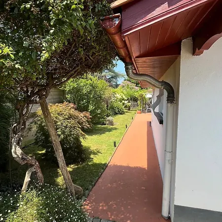 T2, Tres Bien Equipe, Avec Terrasse, Jardin, Et Acces Piscine, Renovation Mars 2026 アパート *