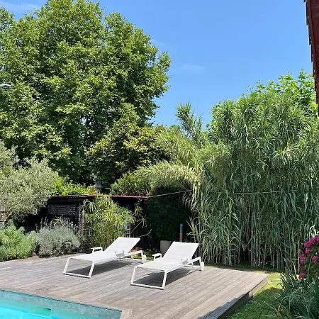 T2, Tres Bien Equipe, Avec Terrasse, Jardin, Et Acces Piscine *