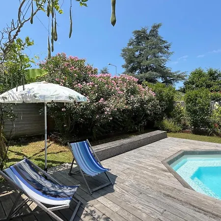 T2, Tres Bien Equipe, Avec Terrasse, Jardin, Et Acces Piscine *